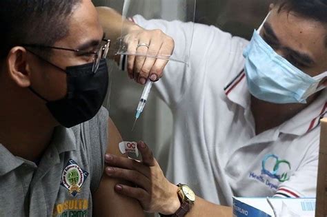 Quezon City upgrades vaccine registration system .